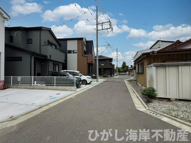 茅ヶ崎市西久保　新築戸建の前面道路含む現地写真|現地外観