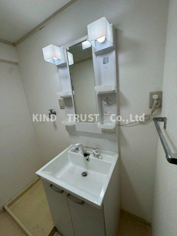 シャルムメゾンコーセーの洗面所|明るい洗面所です
物件の外観です