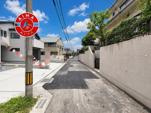 福岡市早良区飯倉6丁目第8-2棟（2号棟）の外観|前面道路含む現地の写真です。