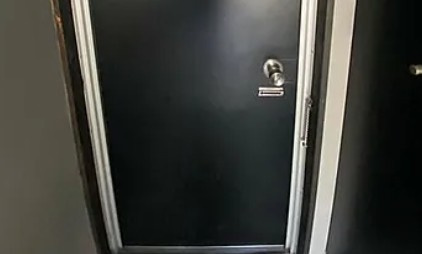 マンション白陽の玄関