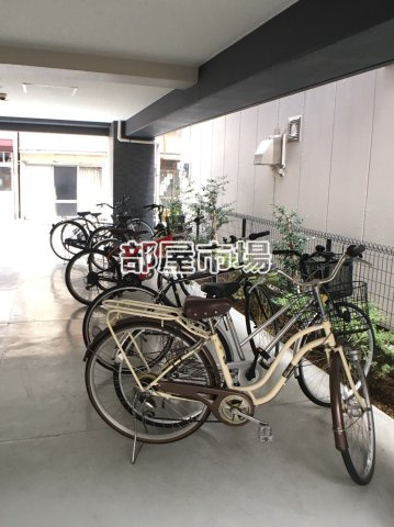 アローネ浅草のその他|駐輪場