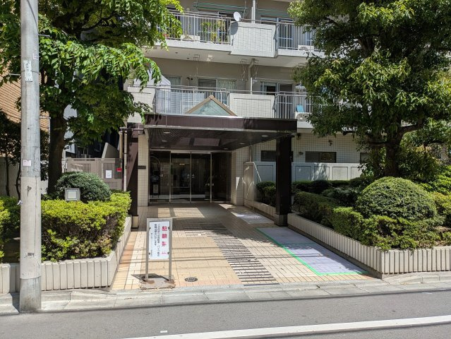 東十条グリーンハイツのエントランス
