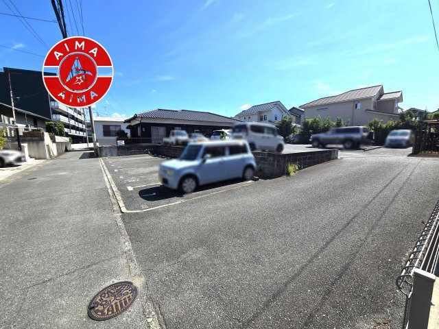 ロイヤルマンションユトリテ田島の駐車場|ゆったりとしたスペースがある駐車場です。