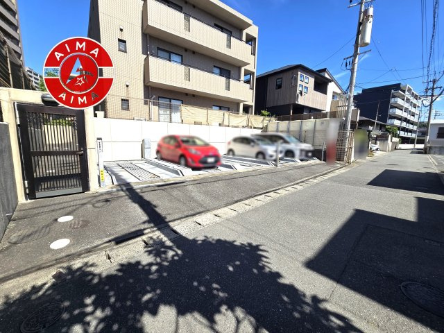 ロイヤルマンションユトリテ田島の駐車場|敷地内の駐車場です。