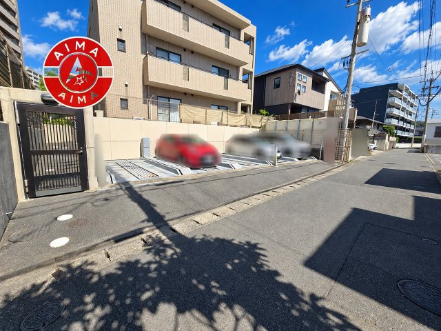 ロイヤルマンションユトリテ田島の駐車場|敷地内の駐車場です。