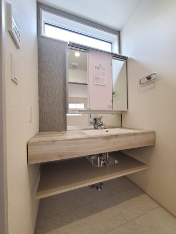 吉川市　吉川2丁目　新築戸建　全1棟の洗面所|施工例です