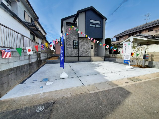 吉川市　吉川2丁目　新築戸建　全1棟の駐車場|施工例です