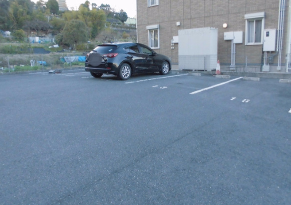 エミネンスコートの駐車場