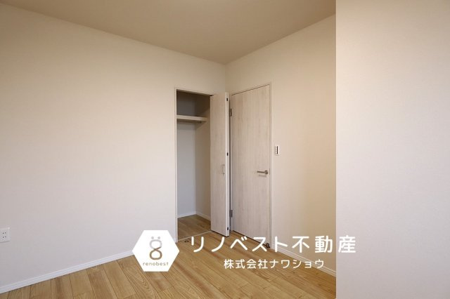 エルグラン小阪アーバンコンフォートの収納|【リノベスト不動産】テナント（事業用）物件のご紹介も可能です。事務所移転・新規開業等お気軽にご相談ください♪
