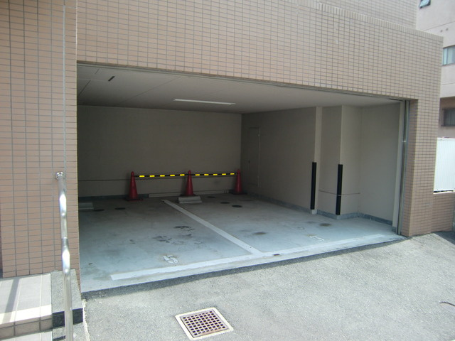 ロッソ王子の駐車場