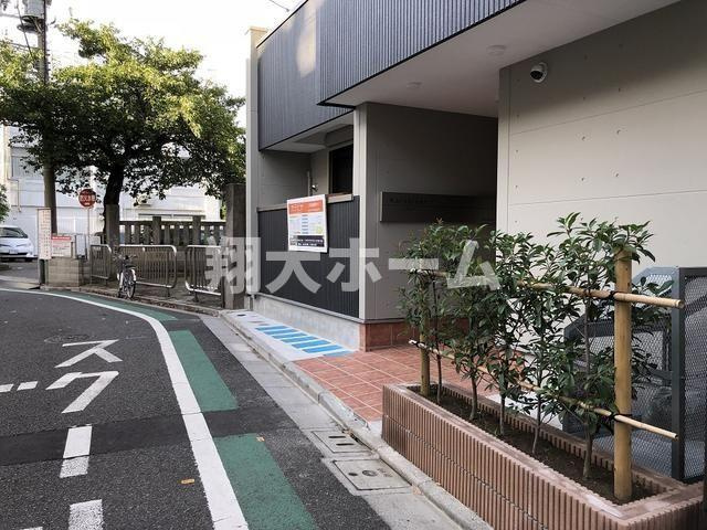 カラビナのエントランス