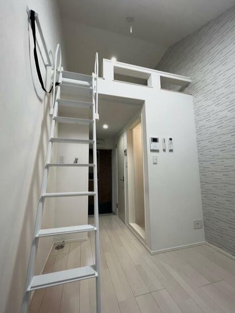 PINES三軒茶屋の居間・リビング