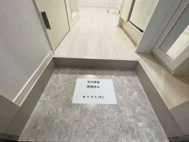 PINES三軒茶屋の玄関