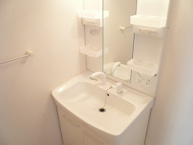 【洗面所】 | グランツ・本郷 | スペースが確保できる洗面所です
