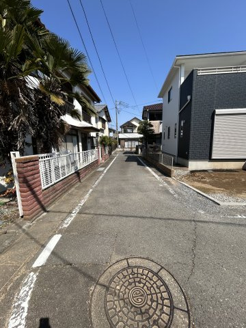 中古一戸建て　高崎市石原町の前面道路含む現地写真