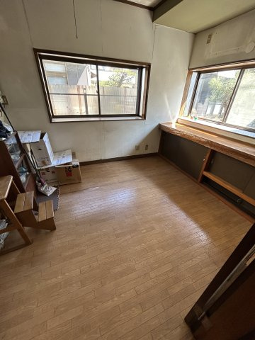 中古一戸建て　高崎市石原町の洋室