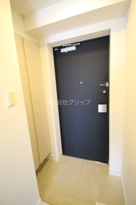 川崎市川崎区南町の賃貸マンションの玄関
