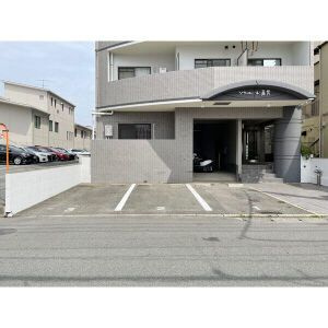 ソシエール高宮の駐車場
