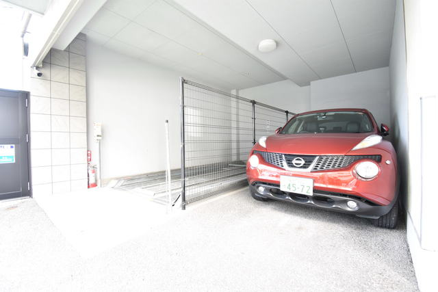 レキシントンスクエア駅東の駐車場