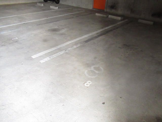 グリーンパレス塩屋の駐車場