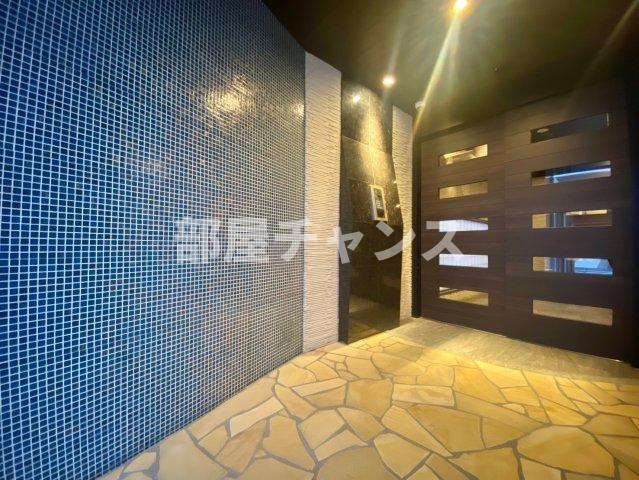 RIVO浅間町のエントランス