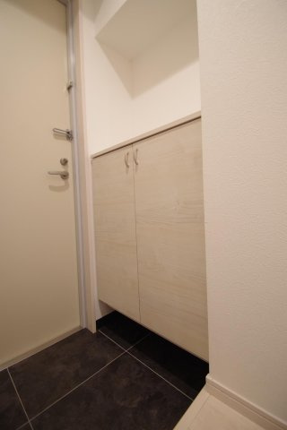 クロノス38花立の玄関