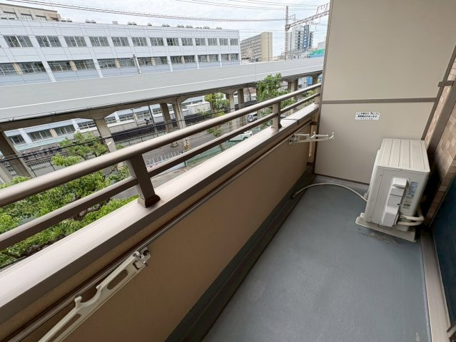 グランディ小阪　(近大　一人暮らし)のバルコニー