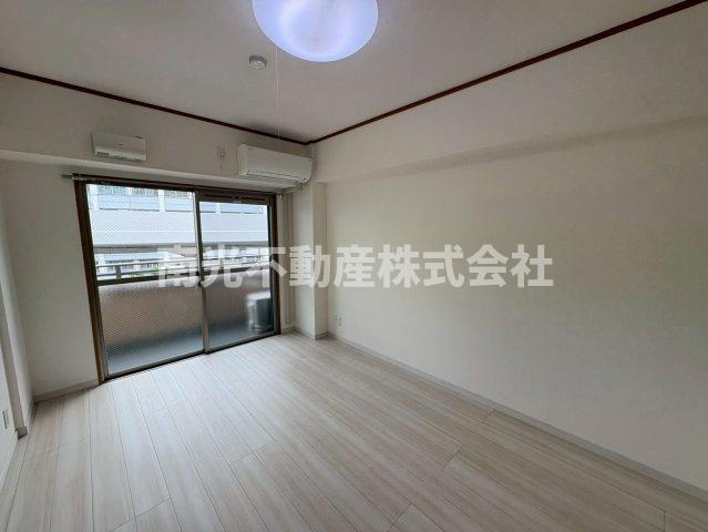 グランディ小阪　(近大　一人暮らし)の洋室