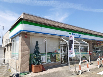 【周辺】 | グラシュー　ヒル　Ｂ | ファミリーマート黒部前沢店まで2000m
