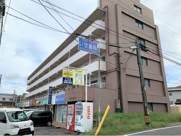 三好グランドハイツの外観