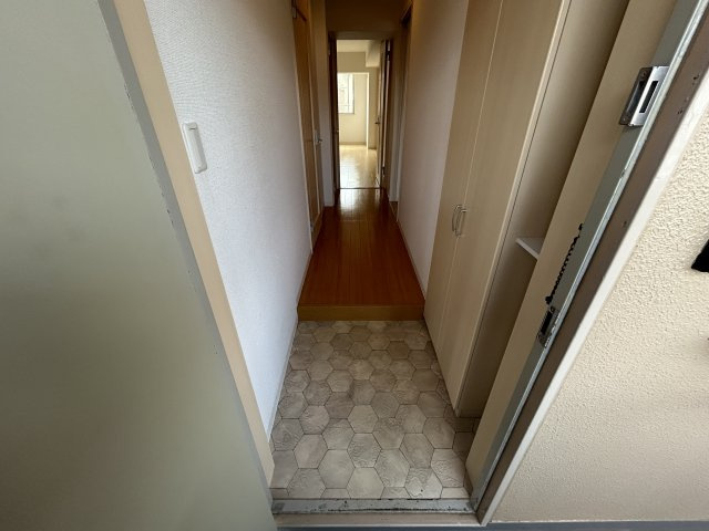 リアルテ霞ヶ丘の玄関