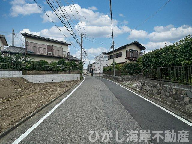 藤沢市羽鳥２丁目　新築戸建　全4棟の前面道路含む現地写真|7月7日撮影　建築中　現地外観