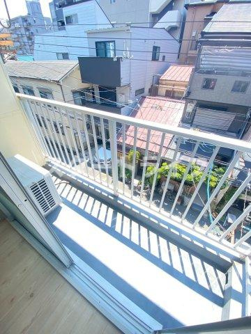 大阪市淀川区東三国１丁目の賃貸マンションのバルコニー
