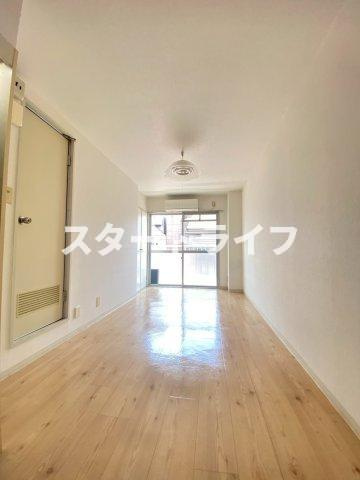 大阪市淀川区東三国１丁目の賃貸マンションの居間・リビング