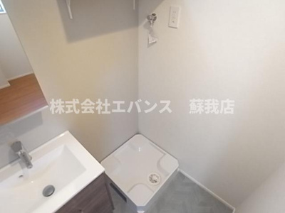 【洗面所】 | YURION蘇我 | 明るい洗面所です