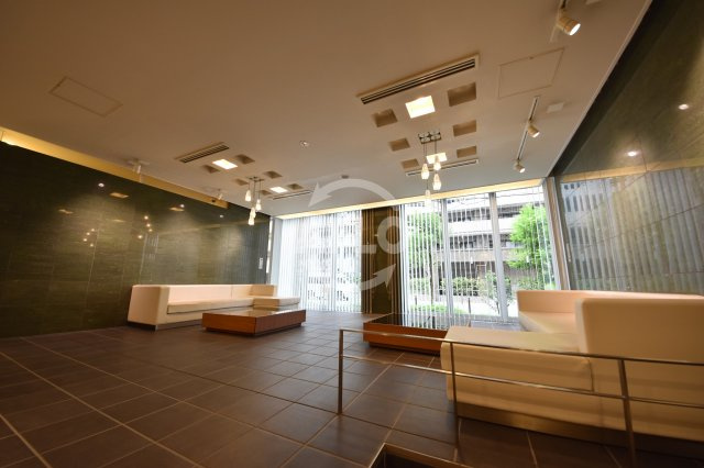 クロスレジデンス大阪新町　堀江小学校区のロビー|クロスレジデンス大阪新町　ロビー