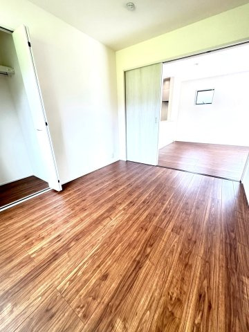 新築戸建　駿東郡小山町菅沼 全3棟　3号棟の洋室|リビング続きの洋室は様々な活用ができます。