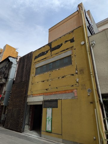 大阪市中央区難波３丁目の店舗一部の外観