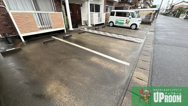 RYUS  HOUSEの駐車場
