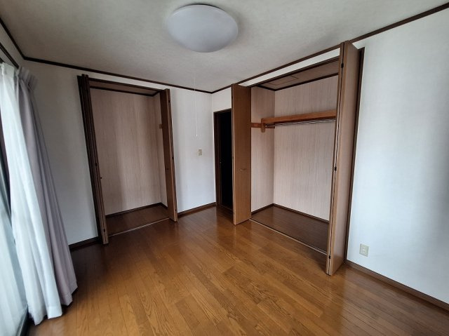 高崎市飯塚町中古戸建の洋室