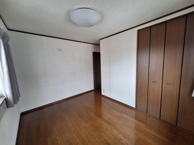 高崎市飯塚町中古戸建の洋室