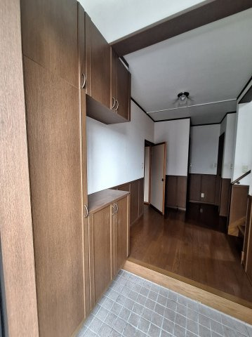 高崎市飯塚町中古戸建の玄関