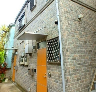 Y・K高円寺のエントランス