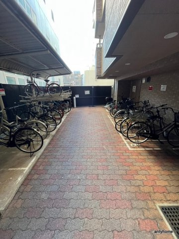 アルグラッド野田阪神の駐車場