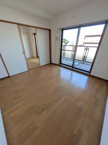 フォンテーヌ綱島の居間・リビング