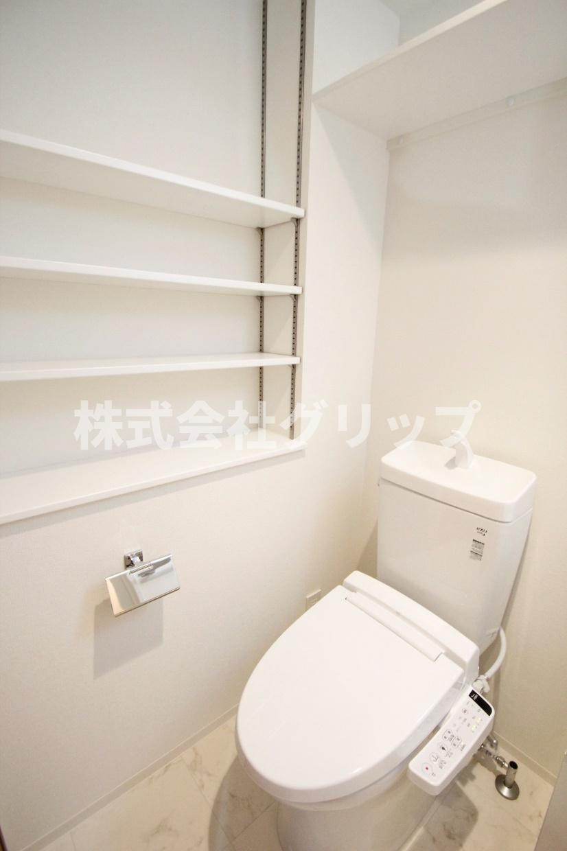 横浜市西区中央２丁目の賃貸マンションのトイレ