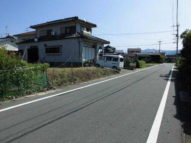 八代市植柳新町１丁目の売地の前面道路含む現地写真| 