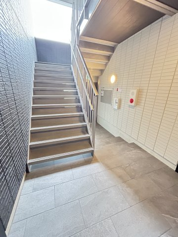 クラシスト三津屋南のロビー