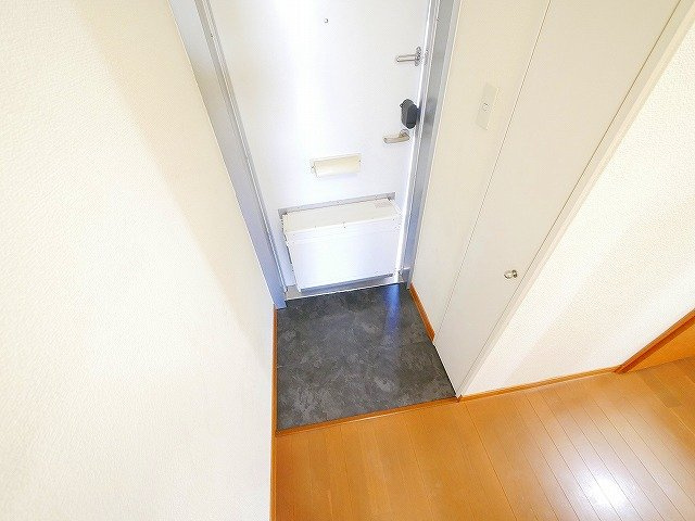 レオパレスＴｏ２の玄関|ゆったりとした玄関です