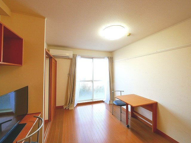 レオパレスＴｏ２の寝室|使い勝手のいい寝室です